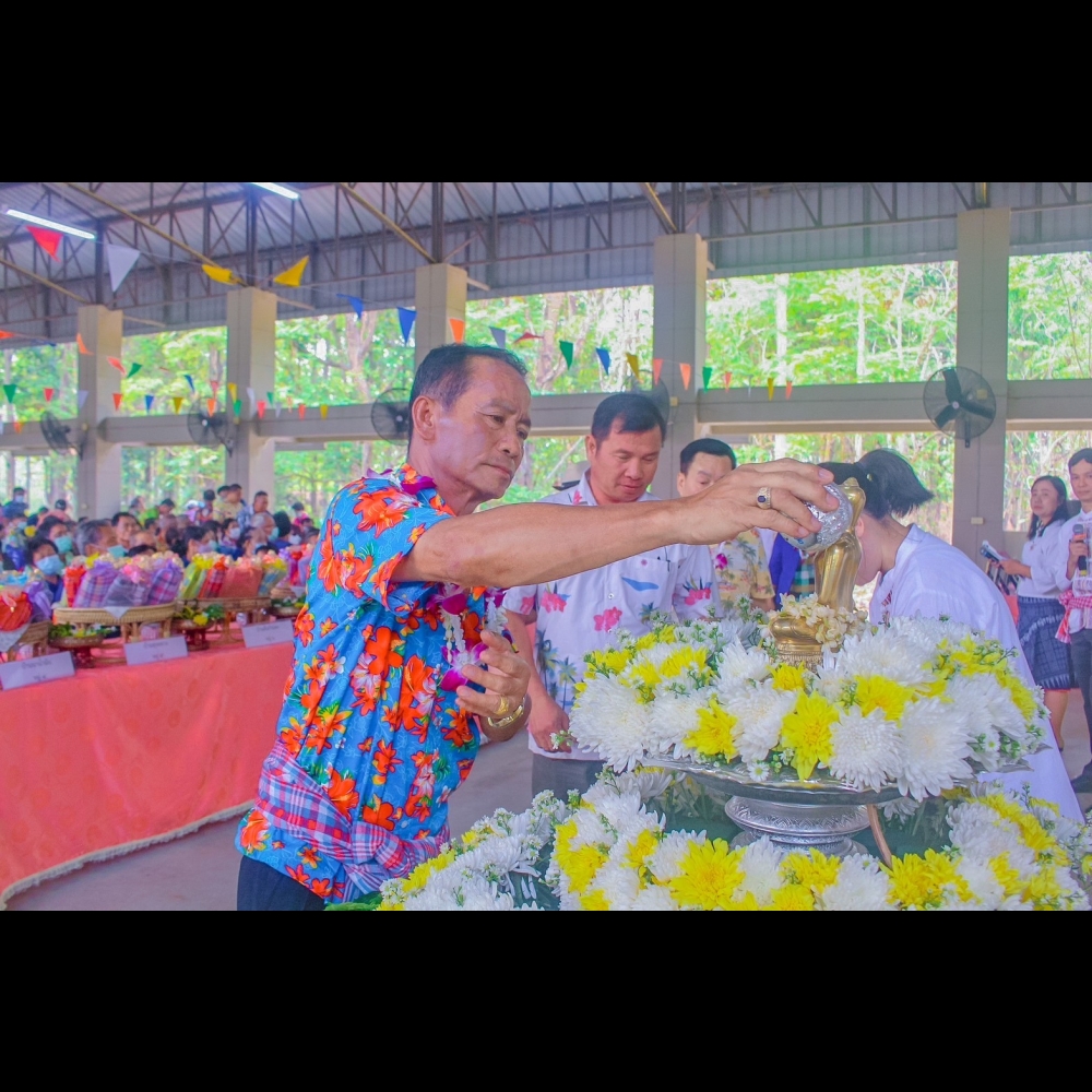 วันที่ 12 เมษายน 2566 เทศบาลตำบลเมืองยาวได้จัดโครงการสืบฮีต สานฮอย สระเกล้าดำหัว ป๋าเวณี ปี๋ใหม่เมือง ประจำปีพ.ศ. 2566 โดยนายพงษ์ศักดิ์ แก้วปินตา นายกเทศมนตรีตำบลเมืองยาวได้เป็นประธานเปิดในพิธีของโครงการและในกิจกรรม